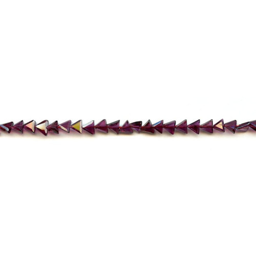 116-1637 Garnet <br>5mm Faceted Triangle