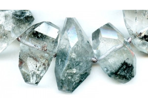 Tourmalinated Quartz 28-50x Simple Cut
