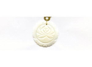 Mother of Pearl 28mm Flower Pendant