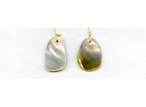 Black Mother of Pearl 15-24mm Shell Pendant
