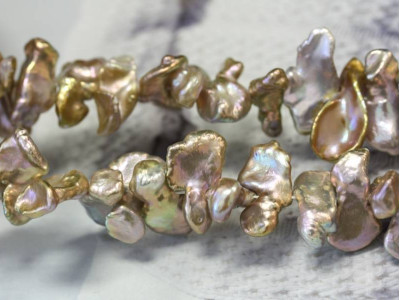 Freshwater Pearl Fancy 20-22x Twin Keshi