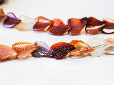 Natural Carnelian 18-22x Leaf