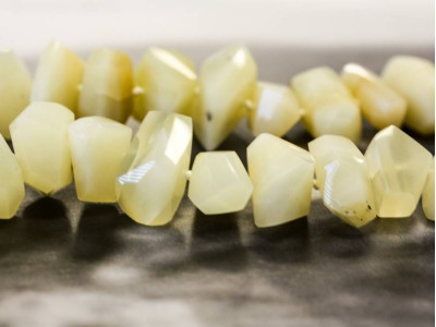 Yellow Opal 18-25x Simple Cut