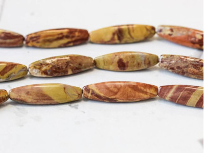 Red Muger Jasper 10x35 Triangle Oval