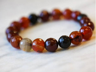 Dyed Agate 10mm Faceted Round Bracelet