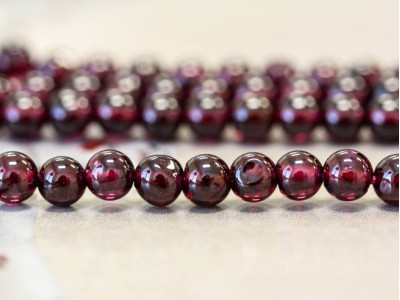 Garnet 4.5-5mm Round