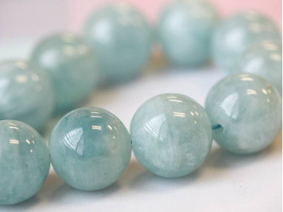 Aquamarine 24-26mm Round