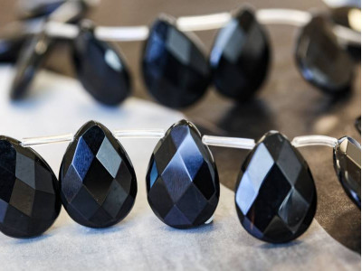 Black Onyx 18x25 Flat Pear Briolette
