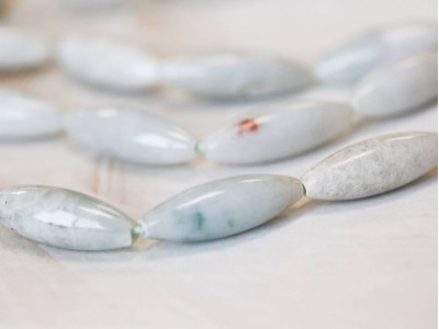 Burma Jade 10x30 Oval Rice