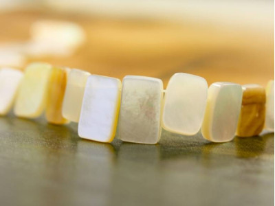 Mother of Pearl 10x14 Flat Rectangle Drop