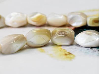 Mother of Pearl 10x14 Faceted Nugget