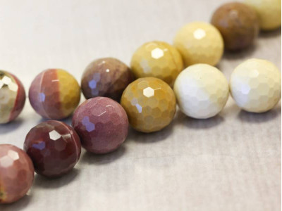Mookaite 18mm Faceted Round