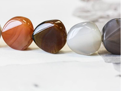 Natural Agate 22mm Triangle Coin