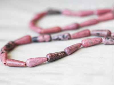 Rhodonite 6x16 Teardrop