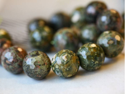 Rhyolite 18mm Faceted Round Rhyolite 18mm Faceted Round
