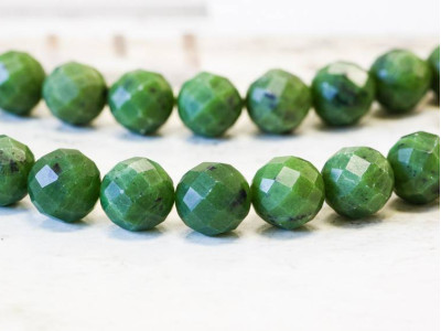Green Jade 18mm Faceted Round