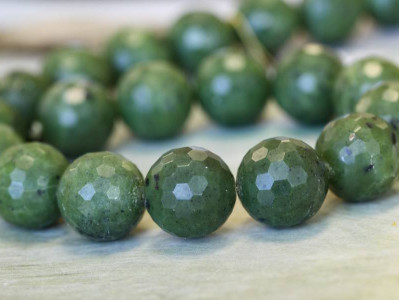 Green Jade 20mm Faceted Round