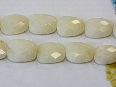 Yellow Jade 13x18 Faceted Flat Pebble