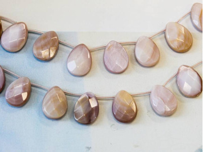 Pink Mother of Pearl 13x18 Flat Pear Briolette
