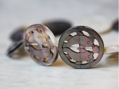 Black Mother of Pearl 30mm Carved Coin