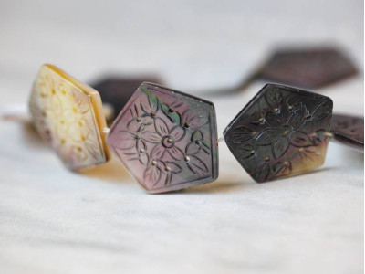 Black Mother of Pearl 25mm Carved Pentagon