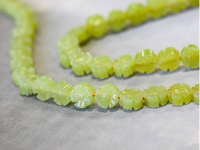 Olive Jade 8mm Flower