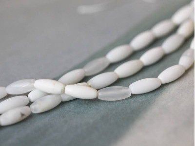 White Opal 5x12 Oval Rice