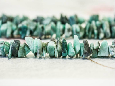 Emerald 5-19x Rough Chips