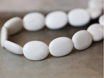 White Agate 15x20 Flat Oval