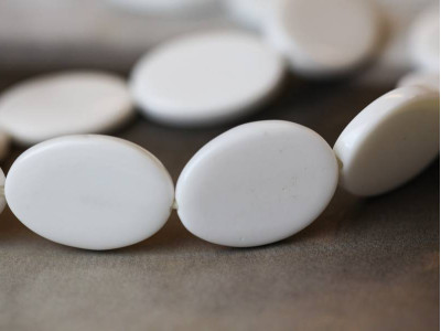 White Agate 22x30 Flat Oval