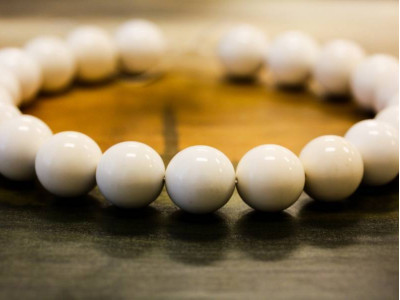 White Agate 18mm Round