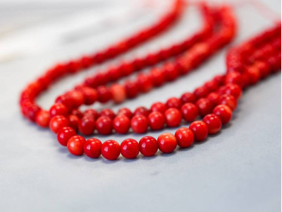 Dyed Coral 5-5.5mm Round