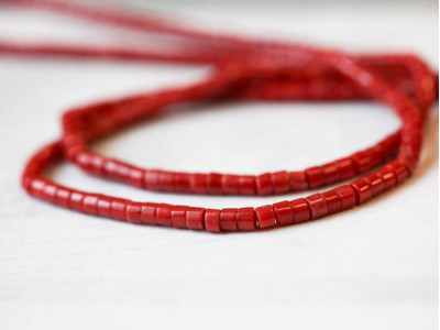 Dyed Coral 3.5-4mm Heishi