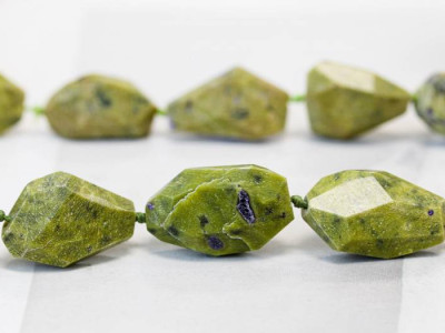 Stichtite 12-16x Faceted Flat Nugget