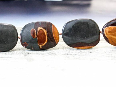 Wonder Stone 22-35x Fancy Flat Oval